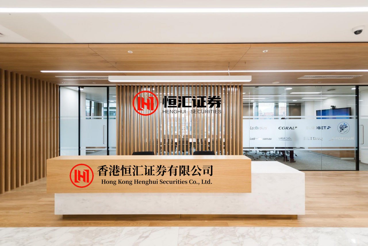 顺升网官网 岁月淬炼的定海神针！55岁女人揭秘：50+男人最硬的底牌竟是.....